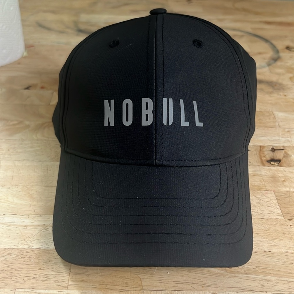 Never worn black no bull hat